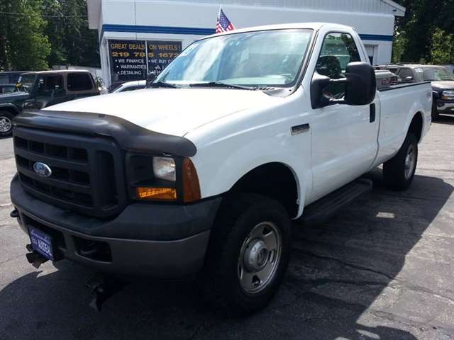 2006 Ford F-250 Super Duty XL 2dr Regular Cab 4WD LB